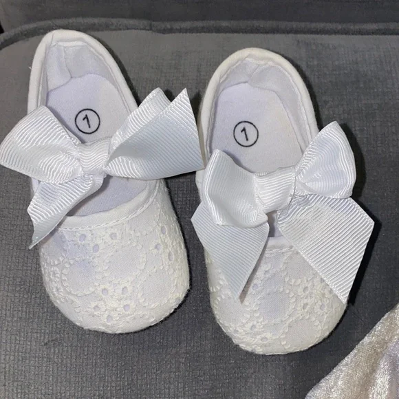 Shoes White Baby Shoes With Bow Baby Size Poshmark